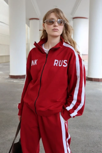Костюм с лампасами